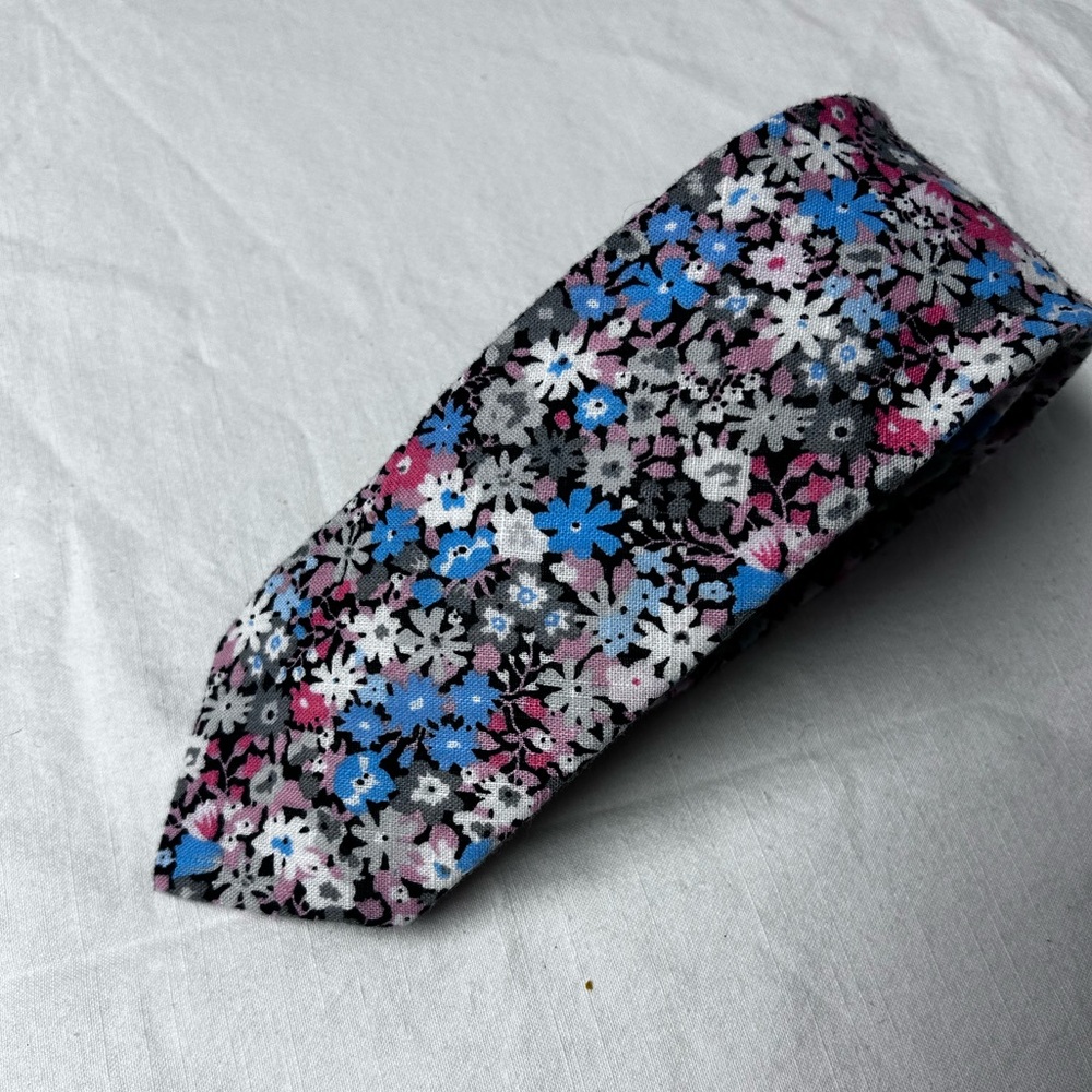 NWOT J. Ferrar Multi color Floral Cotton Necktie